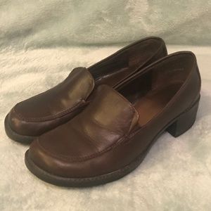 Pegasus leather loafer
